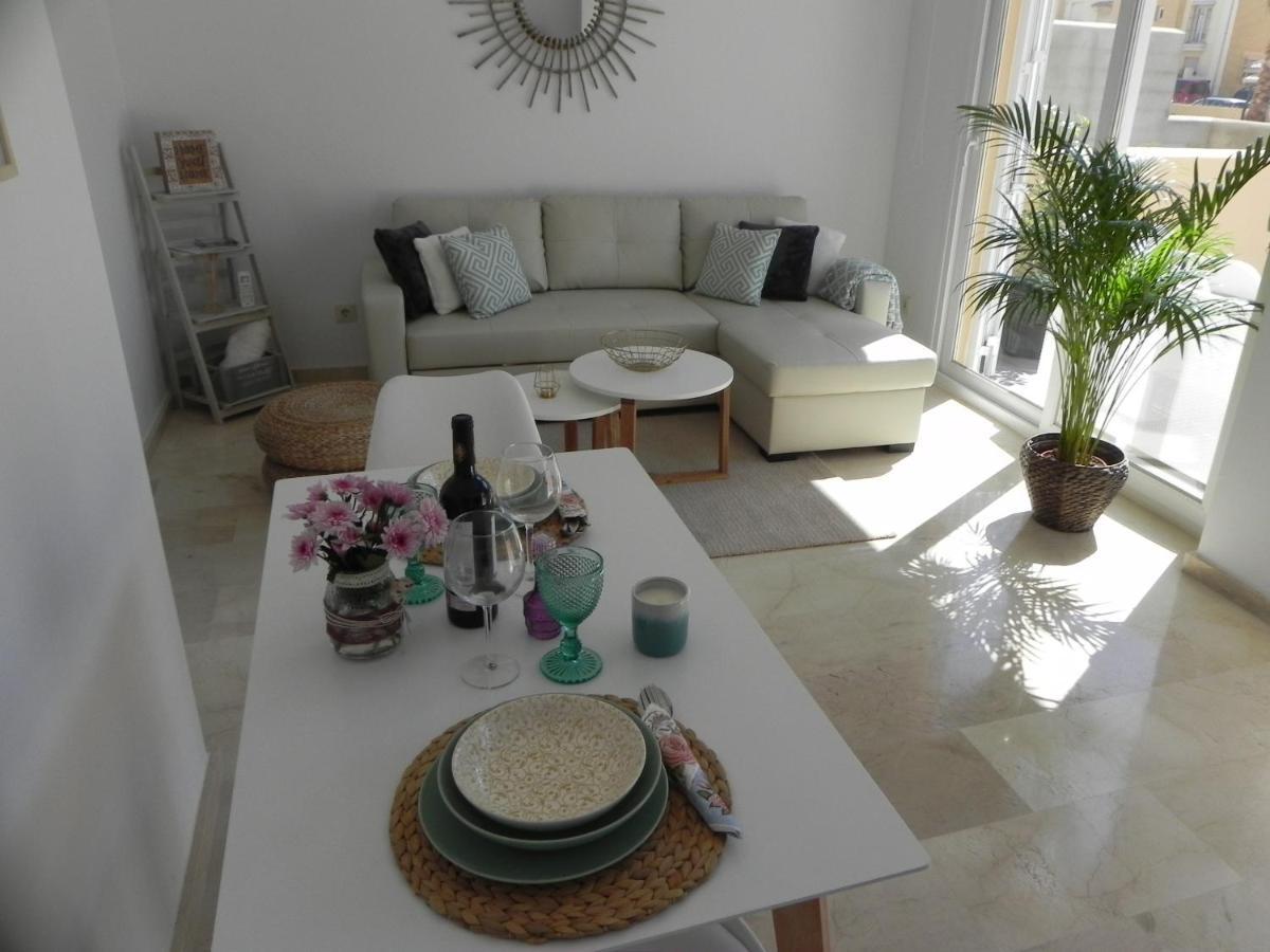Brand New Apartment Tarifa Luaran gambar