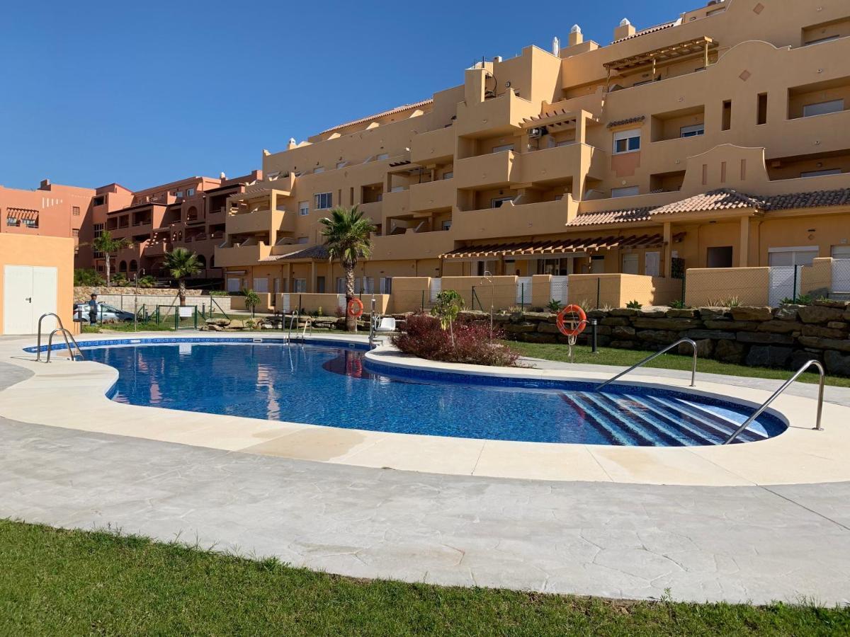 Brand New Apartment Tarifa Luaran gambar